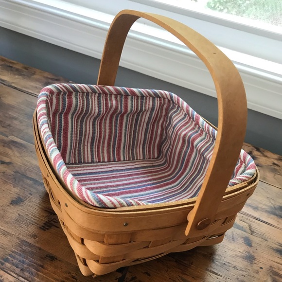 Longaberger Other - Longaberger basket w handle &striped fabric liner